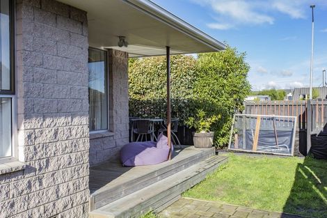 Photo of property in 1/4 Queenspark Drive, Parklands, Christchurch, 8083