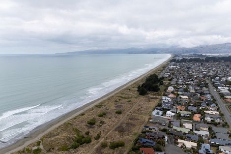 Photo of property in 9 Neptune Place, Waimairi Beach, Christchurch, 8083
