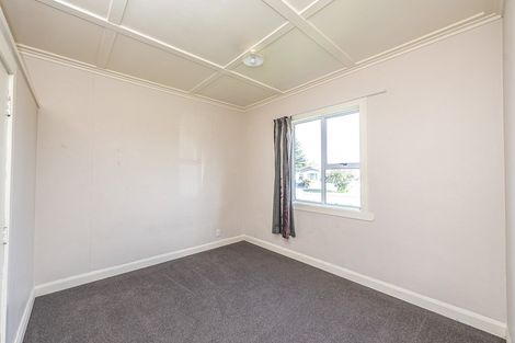 Photo of property in 184 Cornfoot Street, Castlecliff, Whanganui, 4501