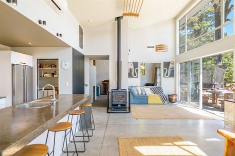 Photo of property in 27 Carlow Grove, Birchville, Upper Hutt, 5018