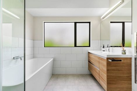 Photo of property in 36a Westerham Drive, Dannemora, Auckland, 2016