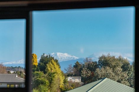 Photo of property in 25 Golders Place, Richmond Heights, Taupo, 3330