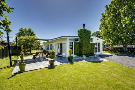 Photo of property in 222a Grove Road, Mayfair, Hastings, 4122