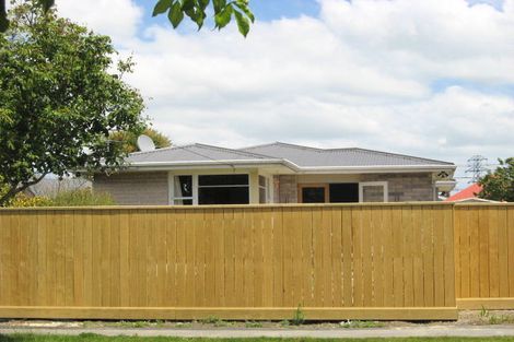 Photo of property in 43 Appleby Crescent, Burnside, Christchurch, 8053