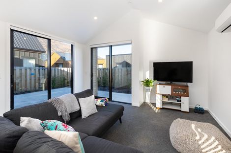 Photo of property in 14 Longlands Street, Lake Hayes Estate, Queenstown, 9304