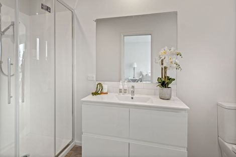 Photo of property in 112 Wainoni Road, Avondale, Christchurch, 8061