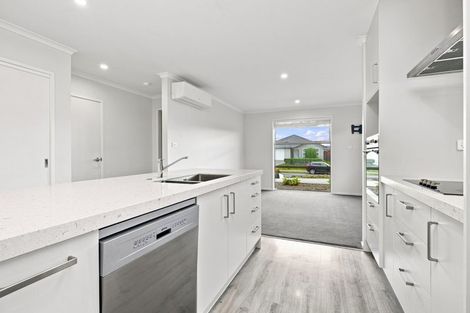 Photo of property in 18 Stevenson Drive, Papamoa, 3118