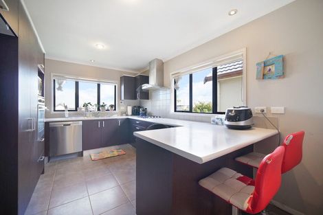Photo of property in 27 Sonoma Crescent, Oteha, Auckland, 0632