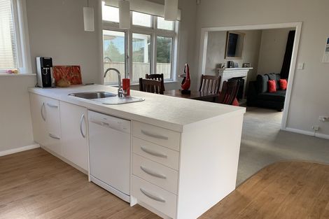 Photo of property in 6 Wood Street, Takaro, Palmerston North, 4410