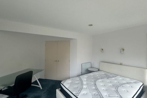 Photo of property in 2/823 East Coast Road, Northcross, Auckland, 0630