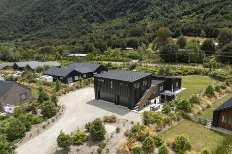 Photo of property in 43 Peregrine Falcon Road, Mount Creighton, Queenstown, 9371