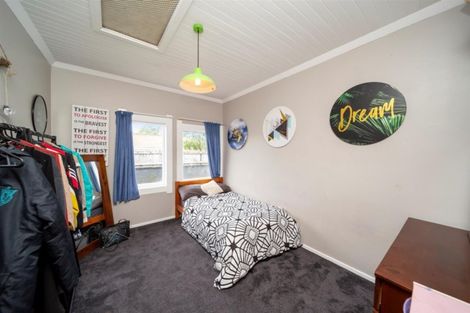 Photo of property in 19 Burns Street, Hawera, 4610