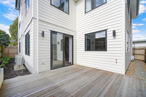 Photo of property in 421a Bucklands Beach Road, Bucklands Beach, Auckland, 2012