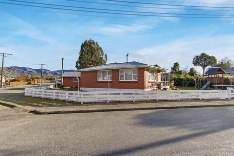 Photo of property in 8 Hughes Street, Waimate, 7924