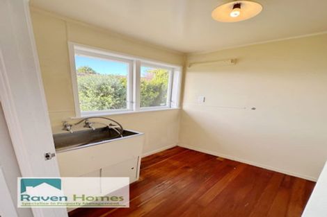 Photo of property in 92 Cascades Road, Pakuranga Heights, Auckland, 2010