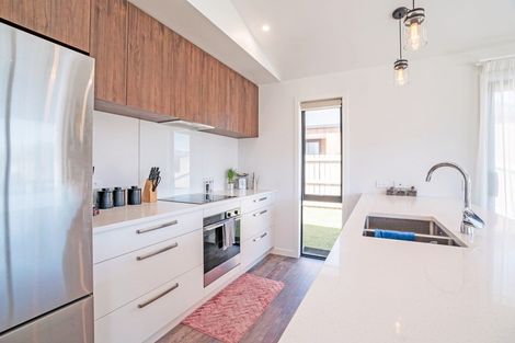 Photo of property in 11 Obelisk Street, Wanaka, 9305