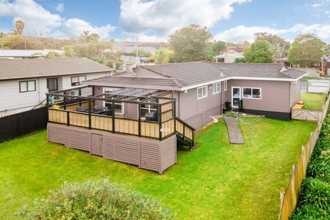 Photo of property in 139 Botany Road, Botany Downs, Auckland, 2010