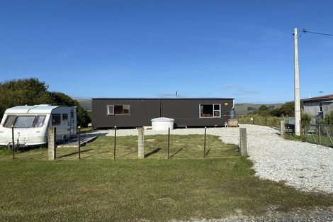 Photo of property in 11 Carrickfergus Street, Waikawa, Tokanui, 9884