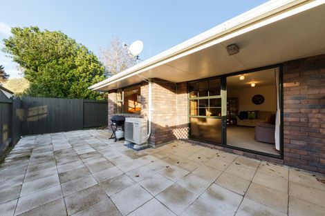 Photo of property in 140 Ruapehu Drive, Fitzherbert, Palmerston North, 4410