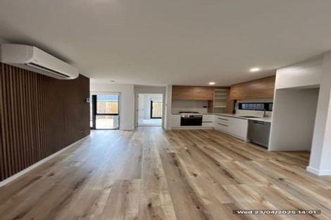 Photo of property in 98d Royal Road, Massey, Auckland, 0614