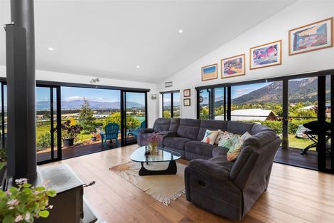 Photo of property in 7 Moraine Place, Lake Hawea, Wanaka, 9382