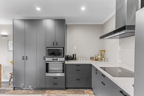 Photo of property in 17 Hook Road, Paparoa, 0571