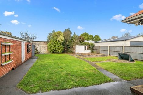 Photo of property in 210 Weston Road, St Albans, Christchurch, 8052