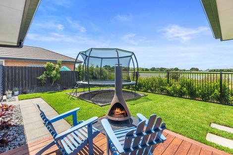 Photo of property in 32 Drabble Crescent, Papamoa Beach, Papamoa, 3118