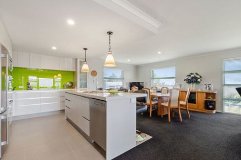 Photo of property in 5 Bernora Crescent, Bombay, 2675