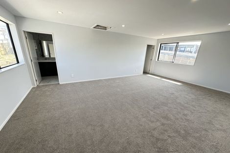 Photo of property in 27a Kelwyn Road, Kelston, Auckland, 0602