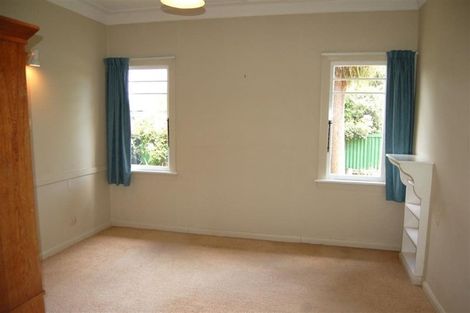 Photo of property in 216 Saint Leonards Avenue, Saint Leonards, Hastings, 4120