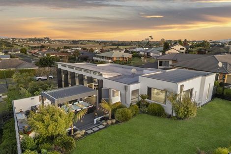 Photo of property in 16 Southworth Place, Grandview Heights, Hamilton, 3200