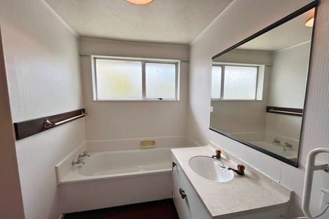 Photo of property in 2/51 Woodbury Street, Russley, Christchurch, 8042