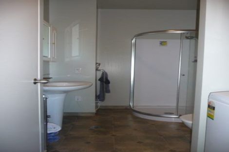 Photo of property in Stadium Garden Flats, 211/107 Thorndon Quay, Pipitea, Wellington, 6011