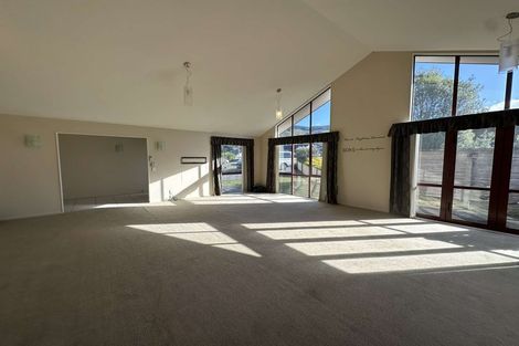 Photo of property in 37 Mcewen Crescent, Riverstone Terraces, Upper Hutt, 5018