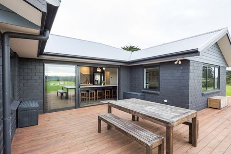 Photo of property in 52 Centre Road, Aokautere, Palmerston North, 4471