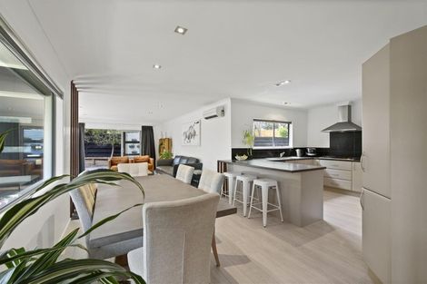 Photo of property in 6 Himalaya Drive, Half Moon Bay, Auckland, 2012