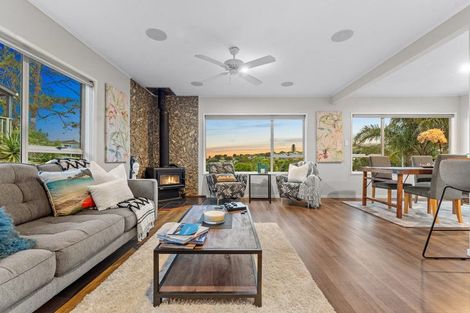 Photo of property in 94 Glencoe Road, Browns Bay, Auckland, 0630