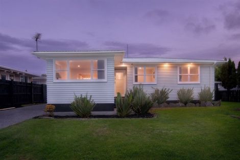 Photo of property in 13 Addington Avenue, Manurewa, Auckland, 2102