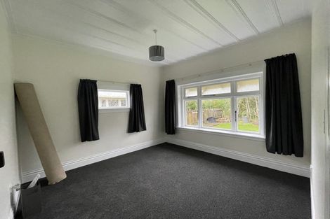 Photo of property in 23 Perrin Place, Kelvin Grove, Palmerston North, 4414