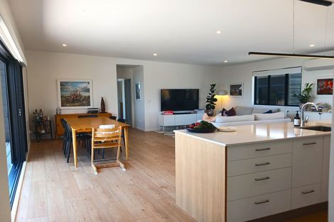 Photo of property in 6 Sunset Heights, Cable Bay, 0420