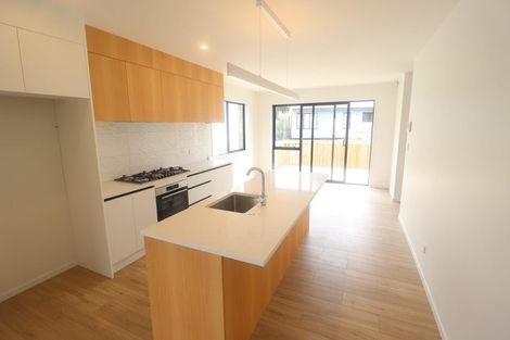 Photo of property in 18b Edgware Road, West Harbour, Auckland, 0618