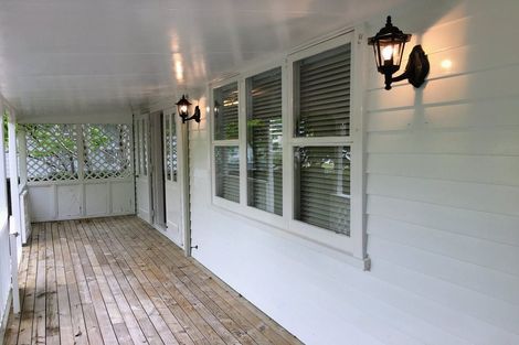 Photo of property in 2a Waller Avenue, Bucklands Beach, Auckland, 2012