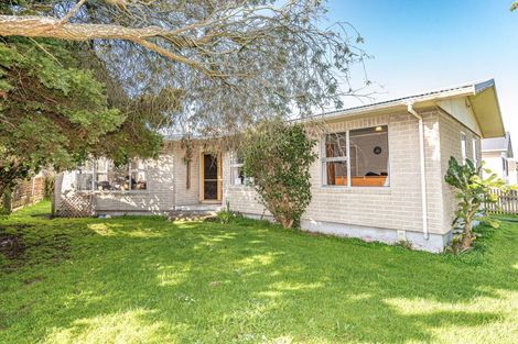 Photo of property in 112 Hinau Street, Castlecliff, Whanganui, 4501