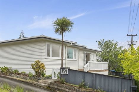 Photo of property in 31 Sunnyside Road, Sunnyvale, Auckland, 0612
