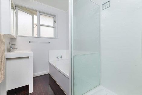 Photo of property in 1556 Great North Road, Waterview, Auckland, 1026