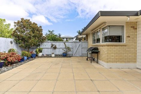 Photo of property in 1/20 Solana Court, Botany Downs, Auckland, 2010