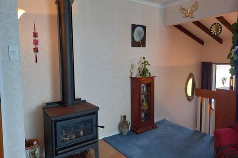 Photo of property in 6 Linda Place, Saint Johns Hill, Whanganui, 4501