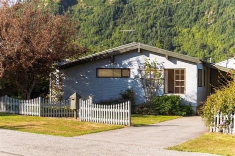 Photo of property in 21 Thomson Street, Arrowtown, 9302