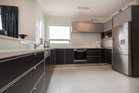 Photo of property in 1 Baring Terrace, Strandon, New Plymouth, 4312